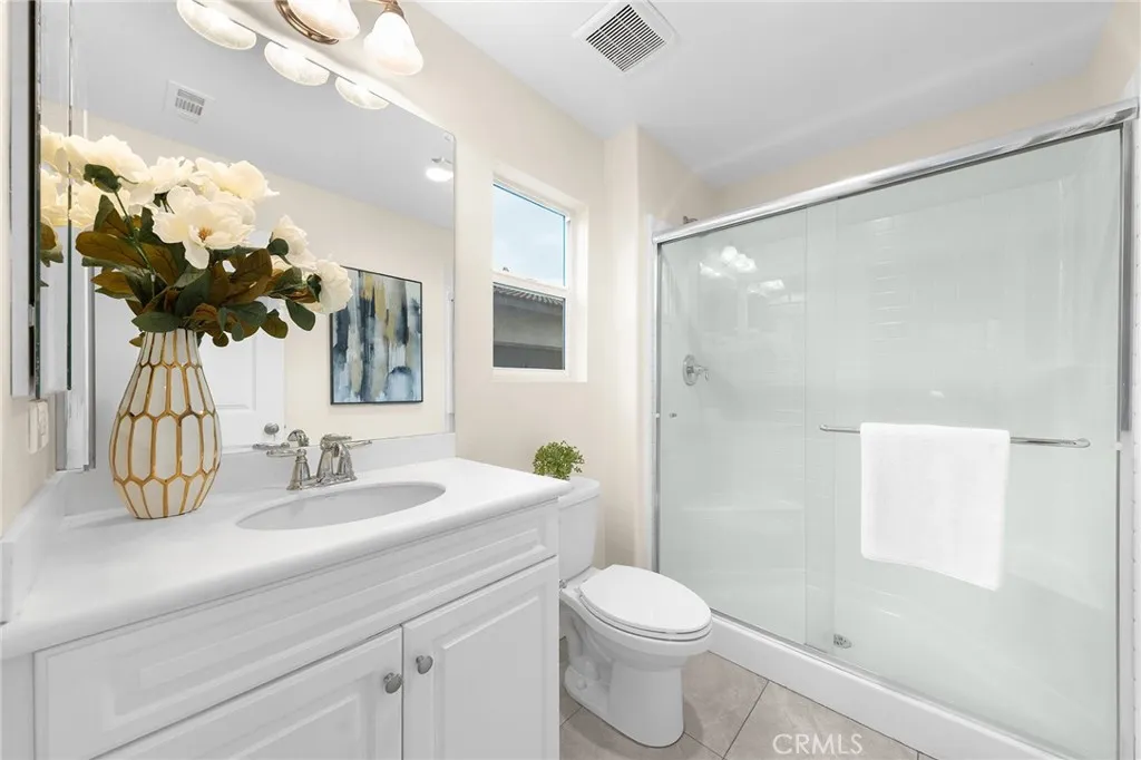 3262 S Portsmouth, Ontario, California 91761 home-pic-32