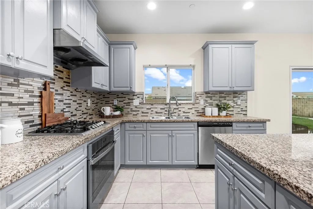 3262 S Portsmouth, Ontario, California 91761 home-pic-26