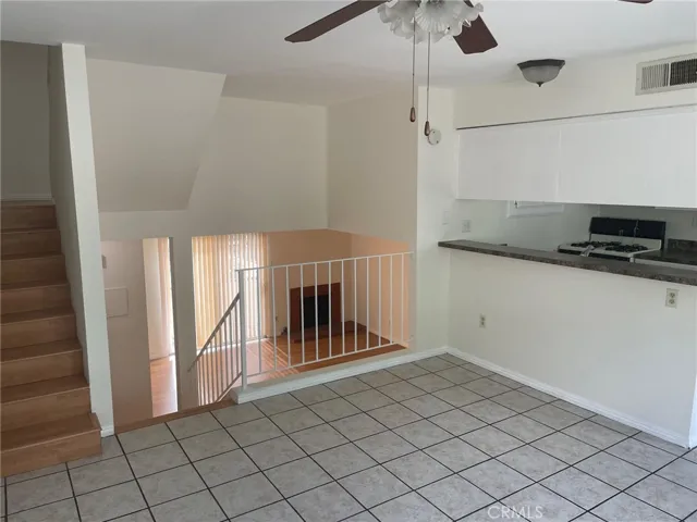 9740 Sepulveda Boulevard 18, North Hills, California 91343