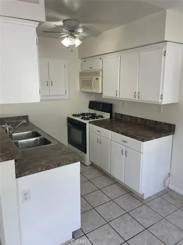 9740 Sepulveda Boulevard 18, North Hills, California 91343