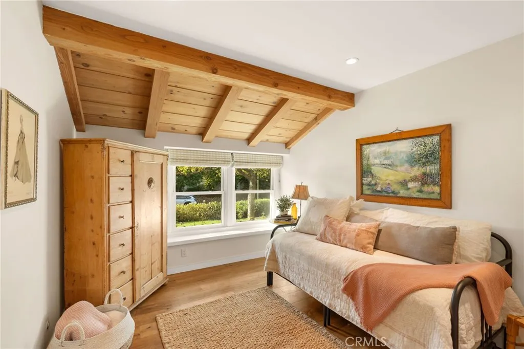 23843 Crosson Drive, Woodland Hills, California 91367 home-pic-15