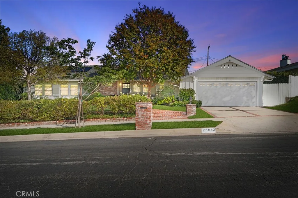 23843 Crosson Drive, Woodland Hills, California 91367 home-pic-2