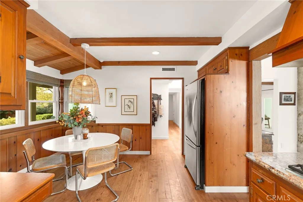 23843 Crosson Drive, Woodland Hills, California 91367 home-pic-6