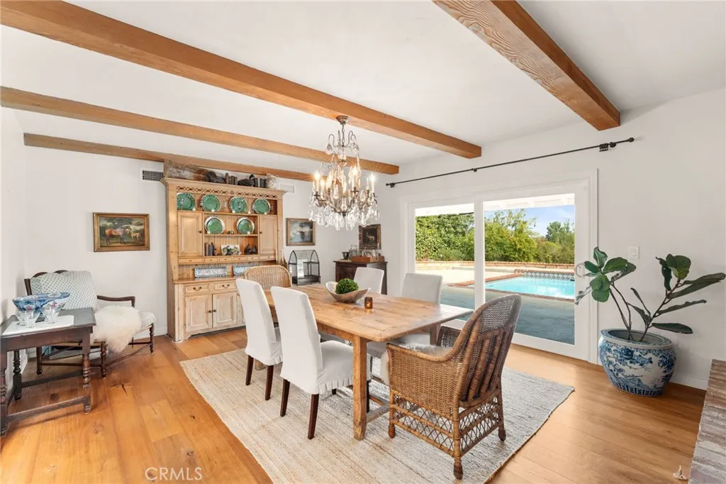 23843 Crosson Drive, Woodland Hills, California 91367 home-pic-10