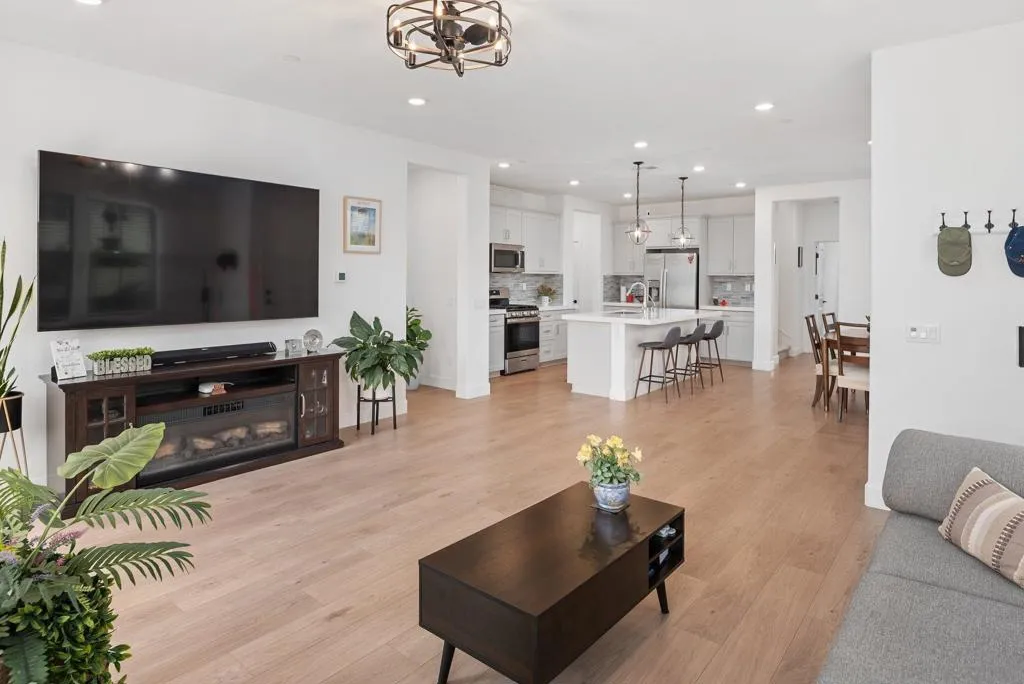 1091 Barry Pl, Escondido, California 92026 home-pic-7