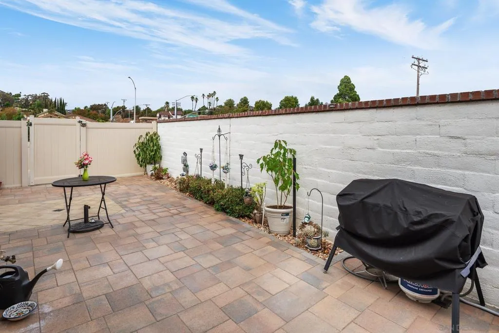 1091 Barry Pl, Escondido, California 92026 home-pic-25