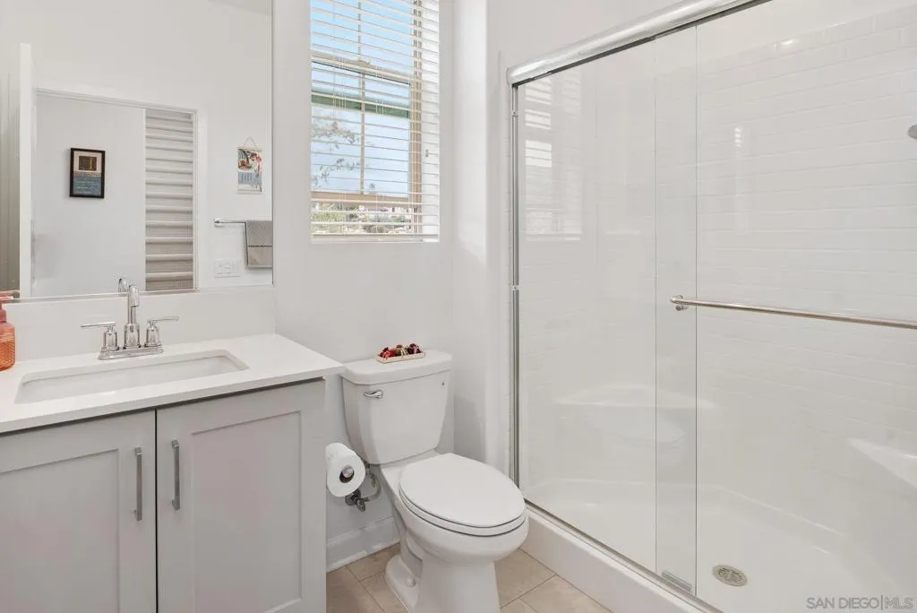 1091 Barry Pl, Escondido, California 92026 home-pic-16