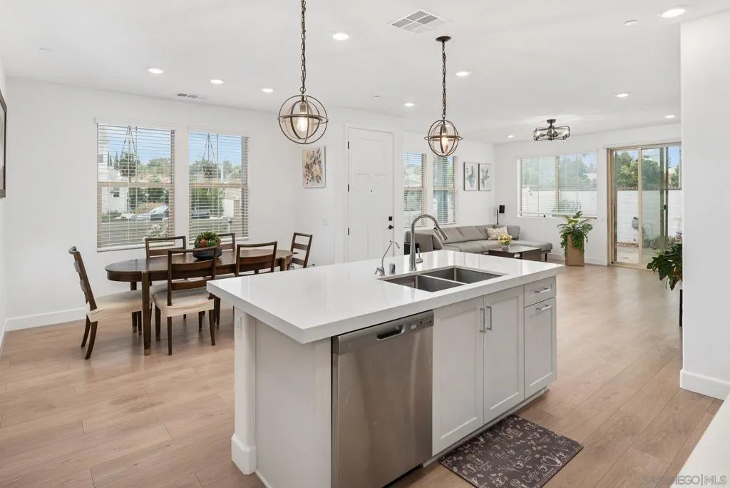 1091 Barry Pl, Escondido, California 92026 home-pic-10