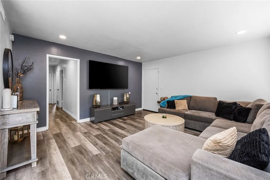 18921 E Berrytree, Orange, California 92869 home-pic-2