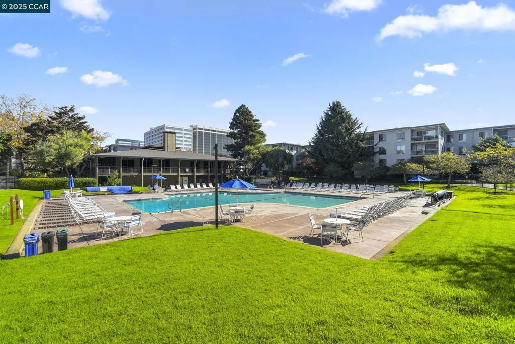 4 Commodore Drive D335, Emeryville, California 94608 home-pic-41