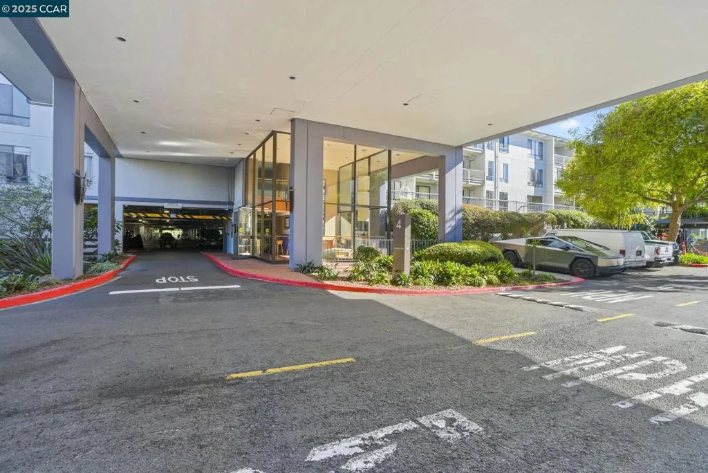 4 Commodore Drive D335, Emeryville, California 94608 home-pic-47