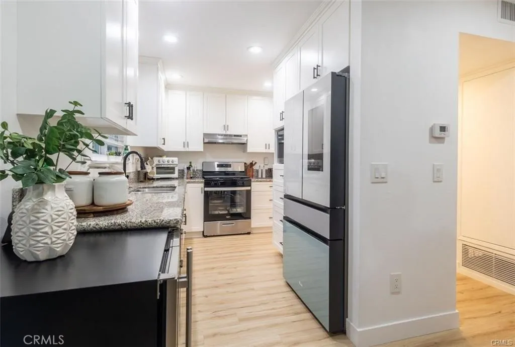 256 E Mission, Corona, California 92879 home-pic-7