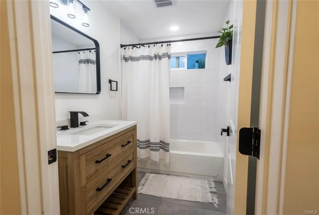 256 E Mission, Corona, California 92879 home-pic-18
