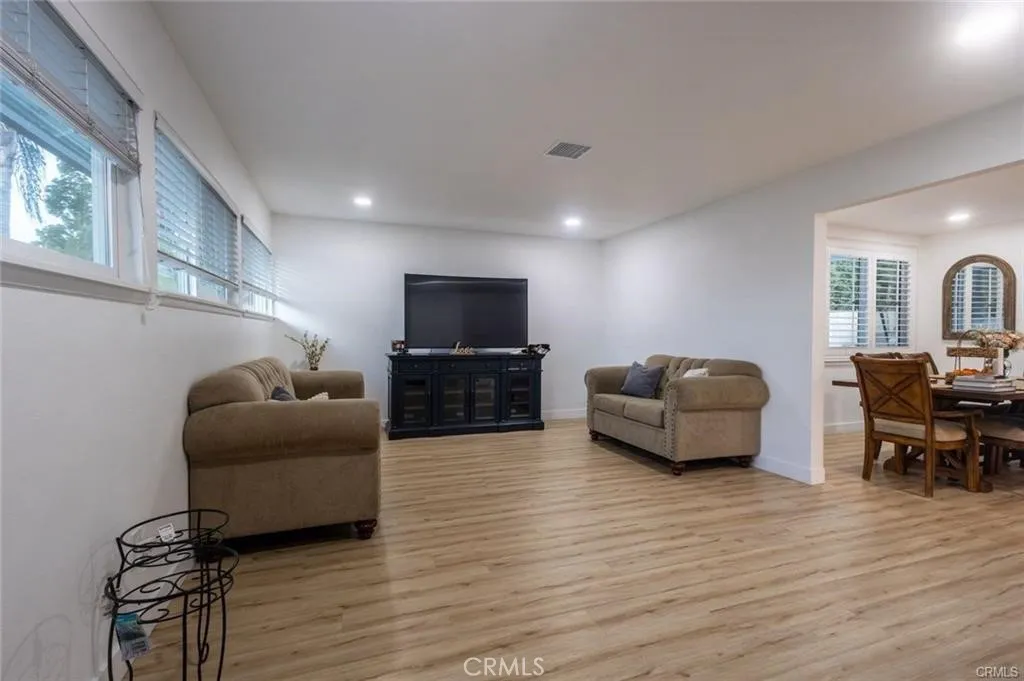 256 E Mission, Corona, California 92879 home-pic-6