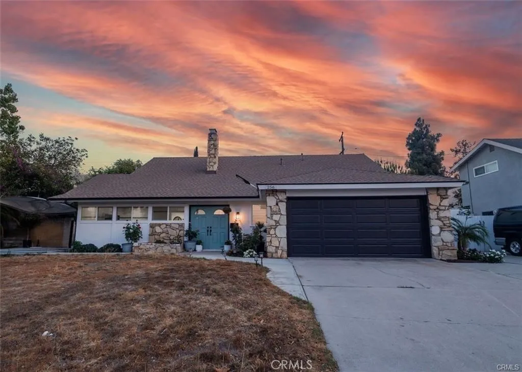 256 E Mission, Corona, California 92879 home-pic-0