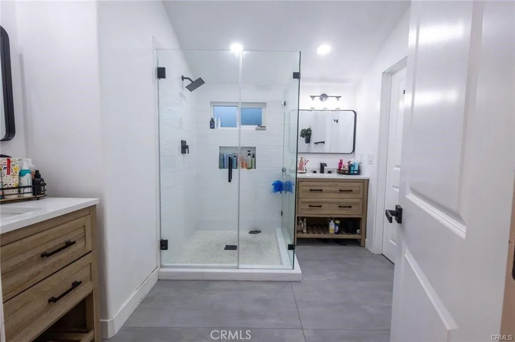 256 E Mission, Corona, California 92879 home-pic-13