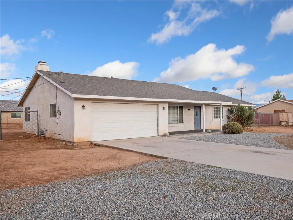 16641 Montauk Road, Apple Valley, California 92307 home-pic-2