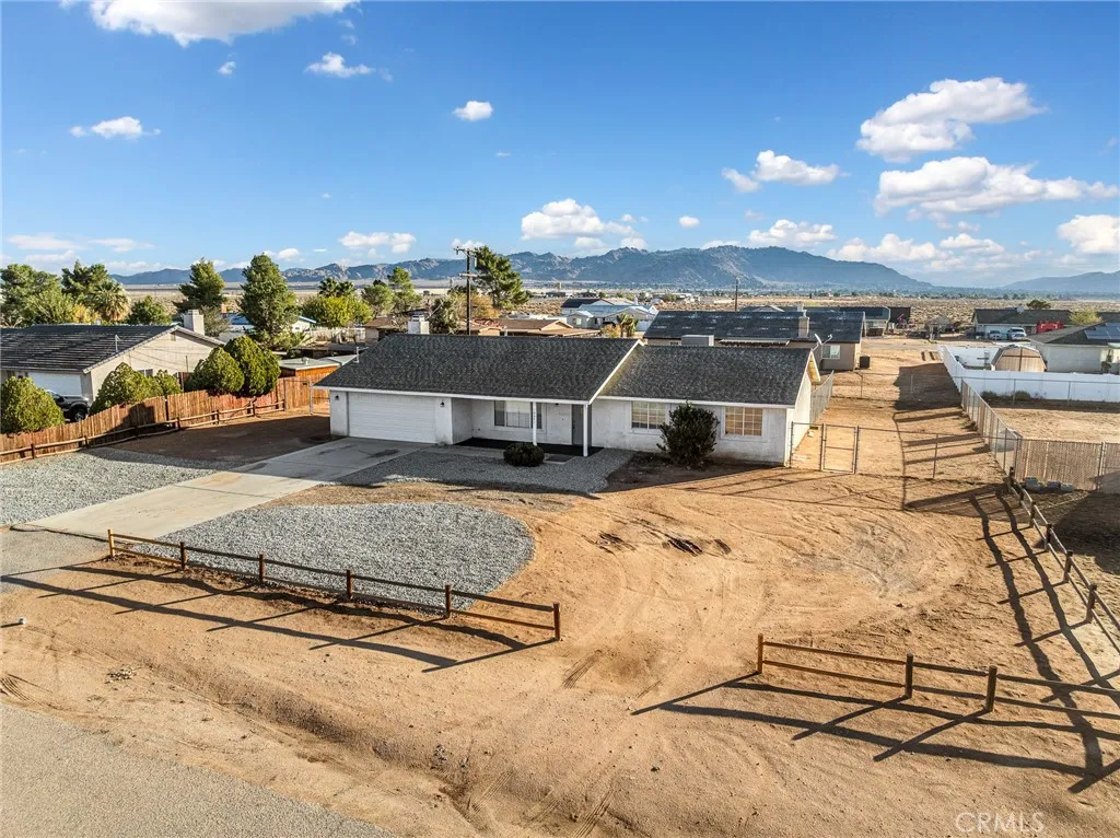 16641 Montauk Road, Apple Valley, California 92307 home-pic-3