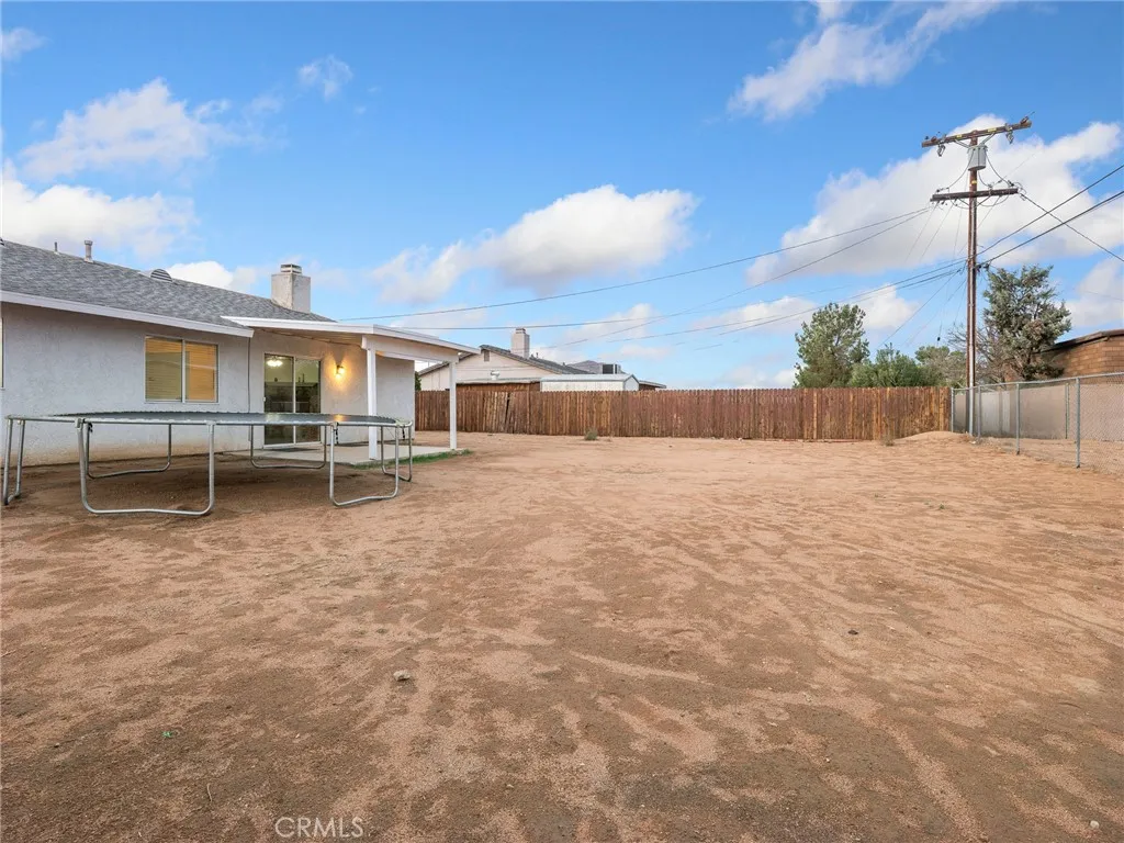 16641 Montauk Road, Apple Valley, California 92307 home-pic-40