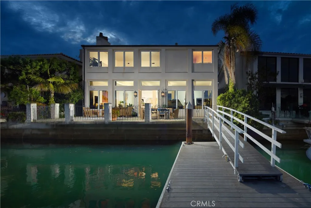 8 Linda Isle, Newport Beach, California 92660 home-pic-0