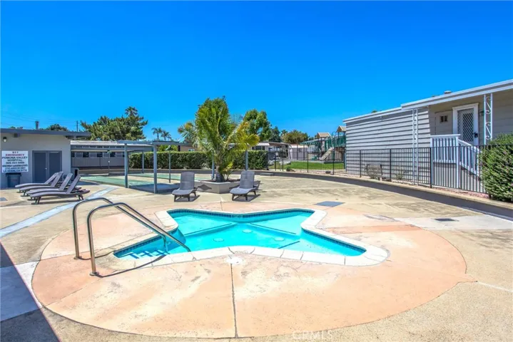 2755 W Arrow Hwy 95, La Verne, California 91750