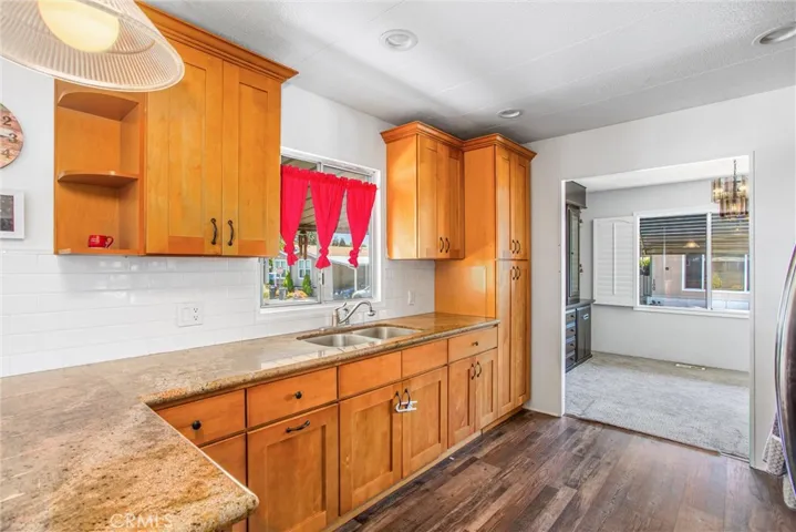 2755 W Arrow Hwy 95, La Verne, California 91750