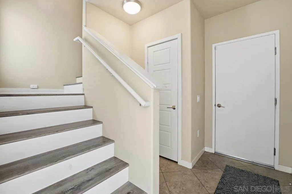 4543 Rainier Avenue Unit 19, San Diego, California 92120 home-pic-4