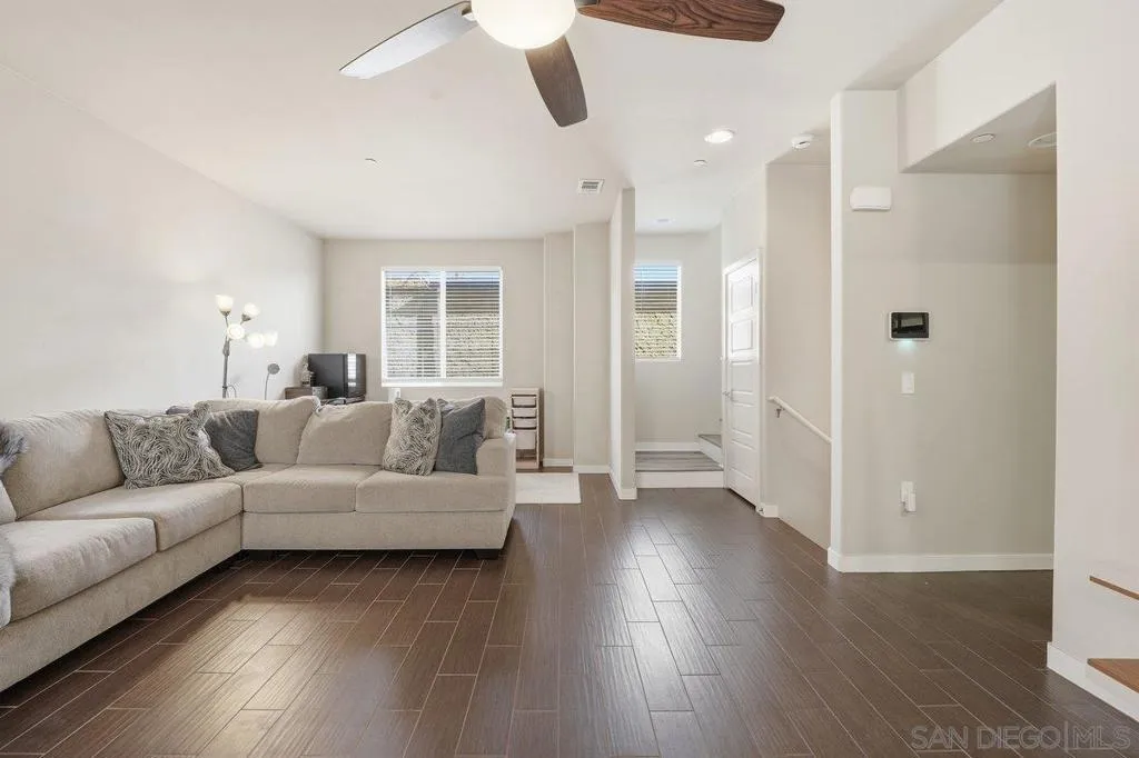 4543 Rainier Avenue Unit 19, San Diego, California 92120 home-pic-6