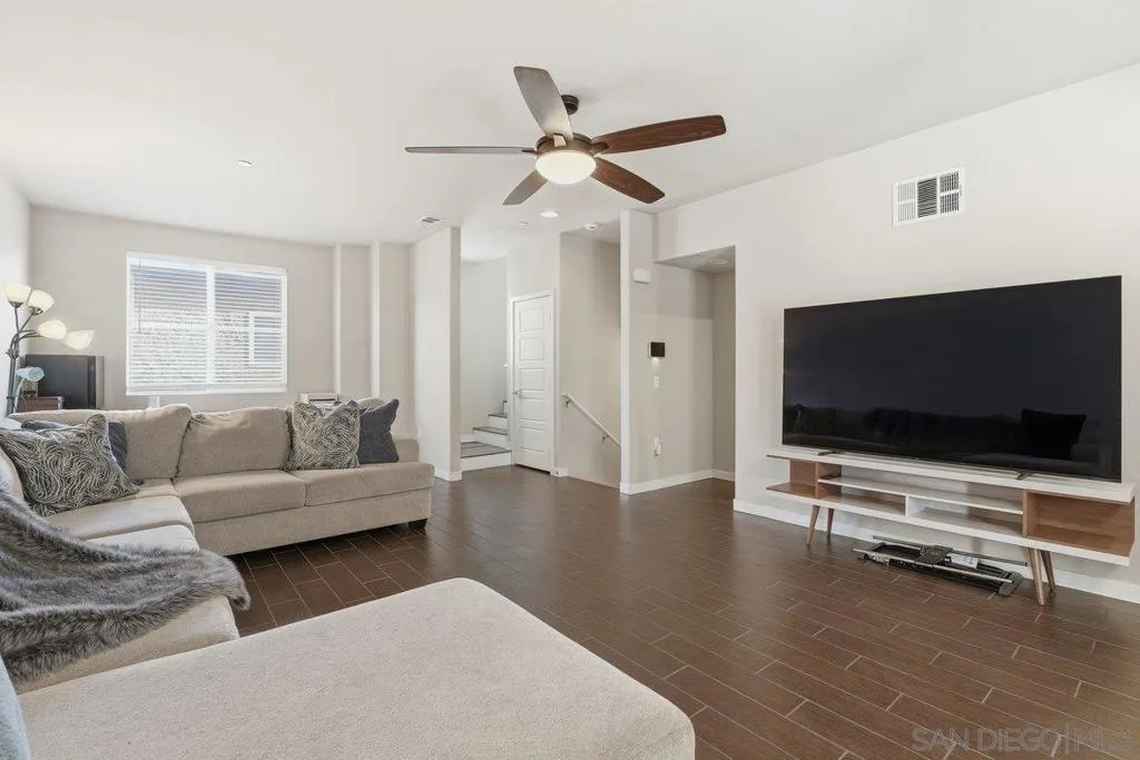 4543 Rainier Avenue Unit 19, San Diego, California 92120 home-pic-5