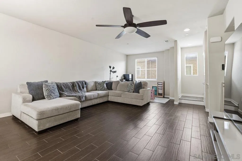 4543 Rainier Avenue Unit 19, San Diego, California 92120 home-pic-7