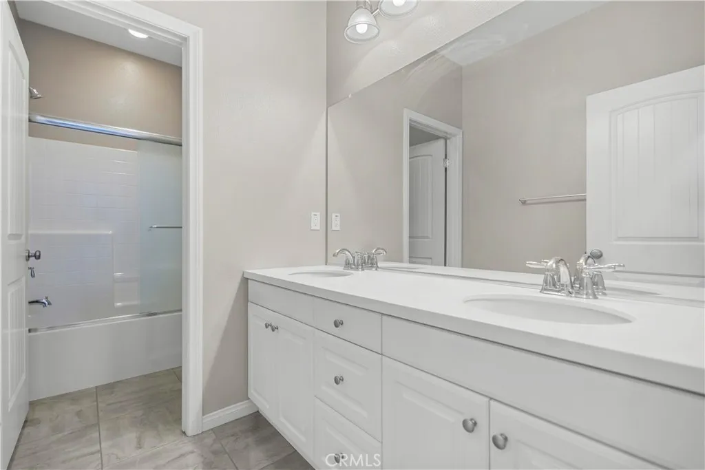 29916 Lomond Drive, Menifee, California 92585 home-pic-12