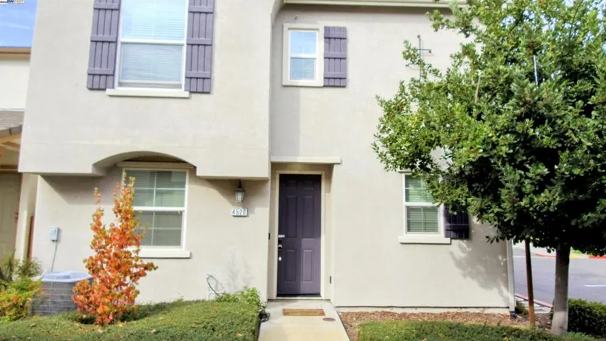 4520 Gironella Walk, Sacramento, California 95823