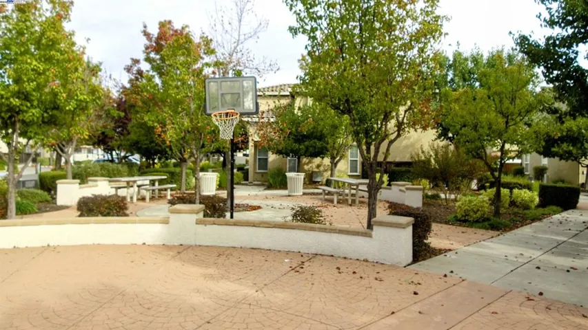 4520 Gironella Walk, Sacramento, California 95823