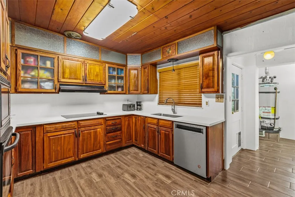 1346 N Euclid Avenue, Upland, California 91786 home-pic-7