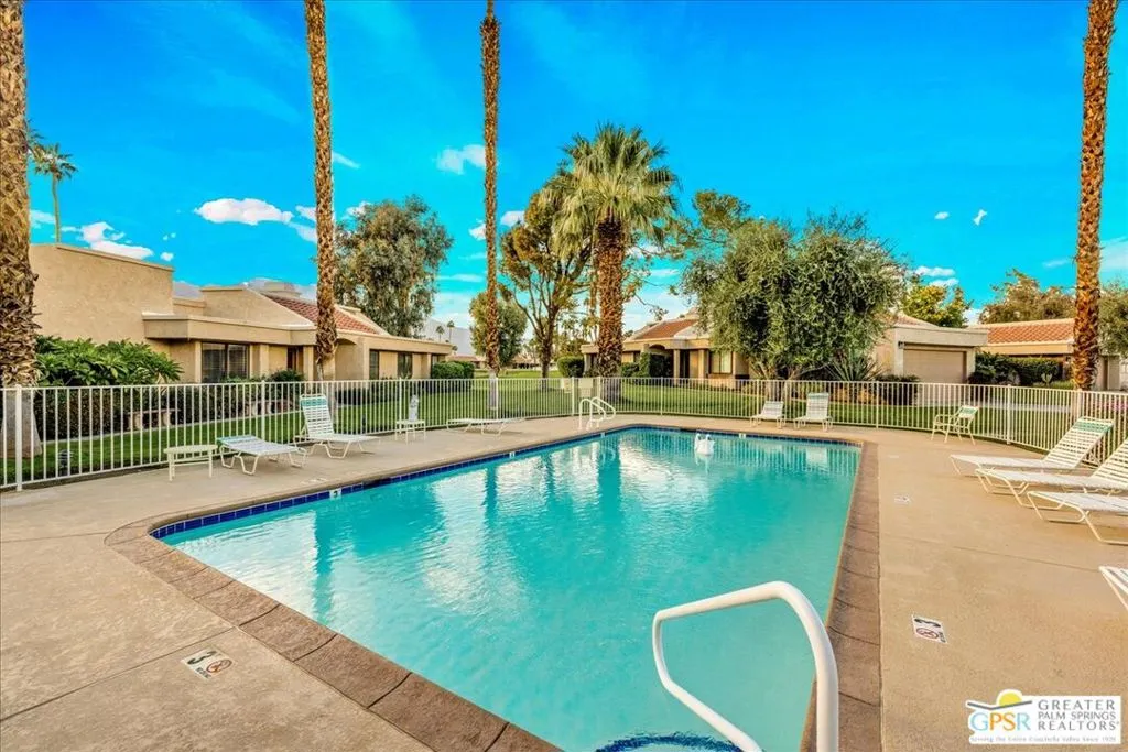 35951 E Paseo Circulo, Cathedral City, California 92234 home-pic-43