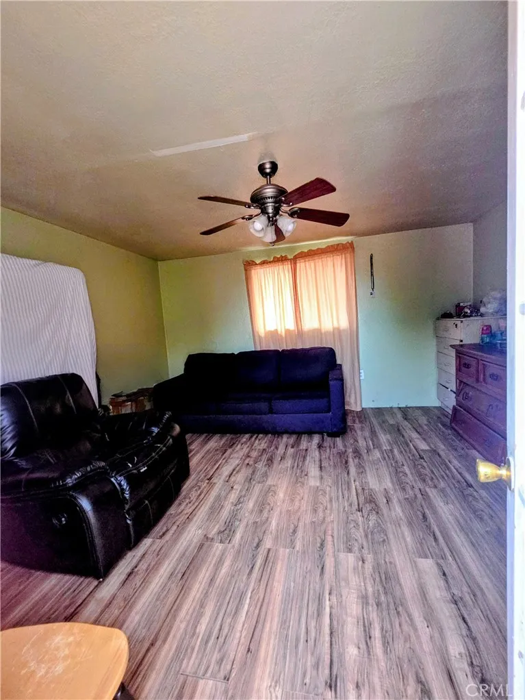 9321 Sabina Avenue, Hesperia, California 92345 home-pic-13
