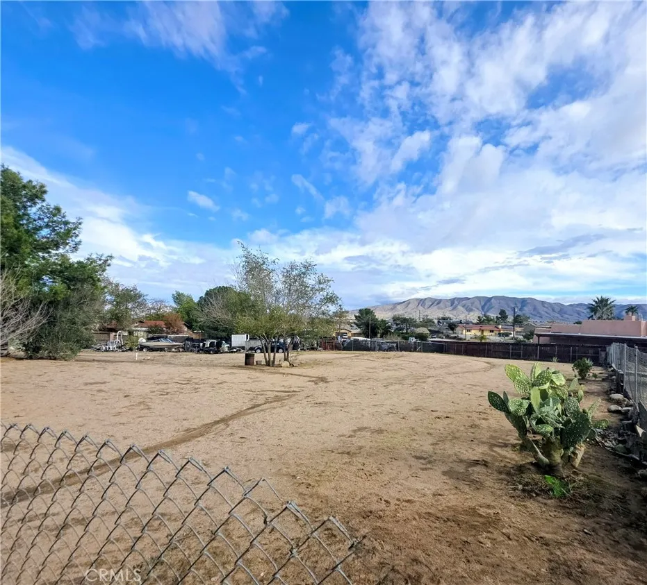 9321 Sabina Avenue, Hesperia, California 92345 home-pic-25
