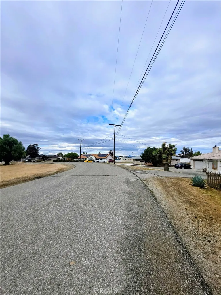 9321 Sabina Avenue, Hesperia, California 92345 home-pic-29