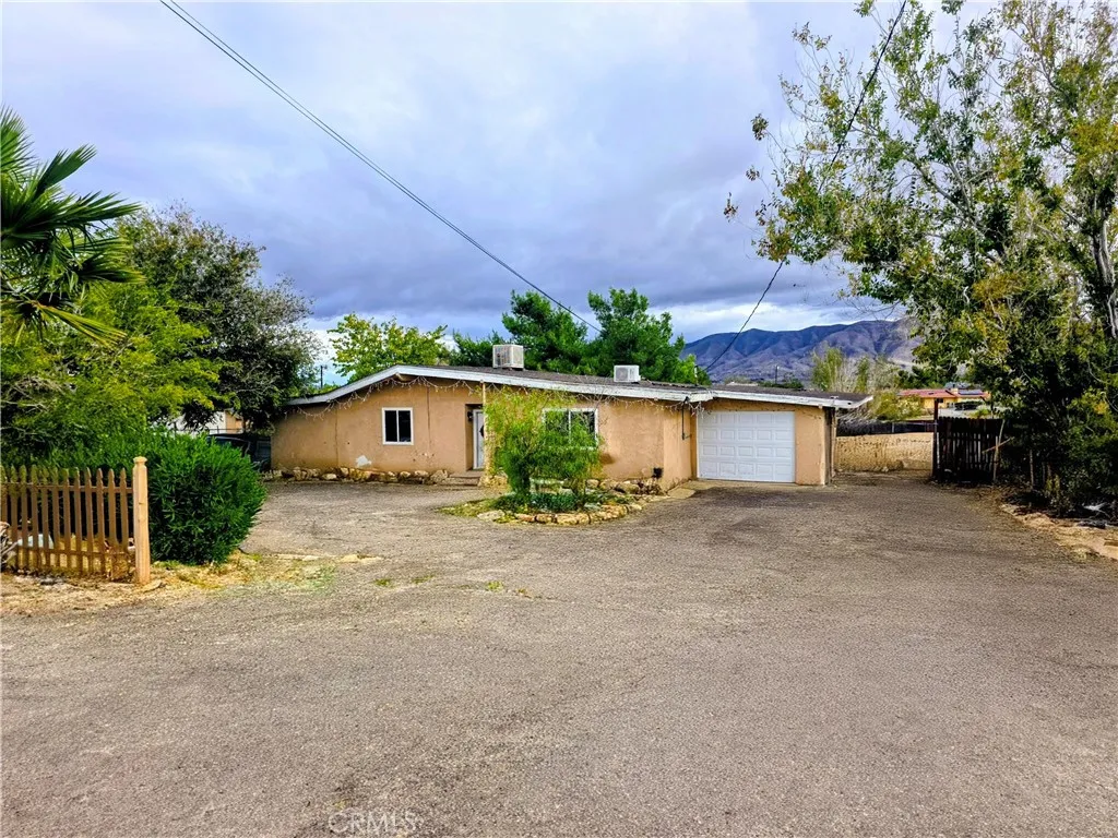9321 Sabina Avenue, Hesperia, California 92345 home-pic-2