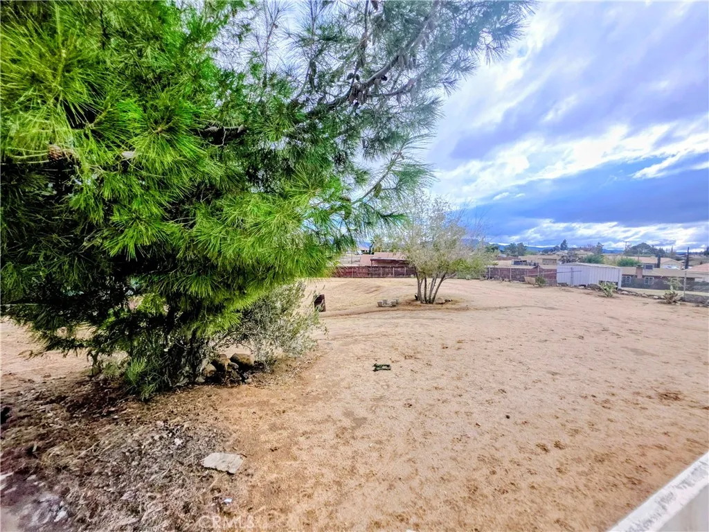 9321 Sabina Avenue, Hesperia, California 92345 home-pic-23