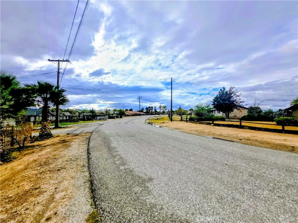 9321 Sabina Avenue, Hesperia, California 92345 home-pic-28