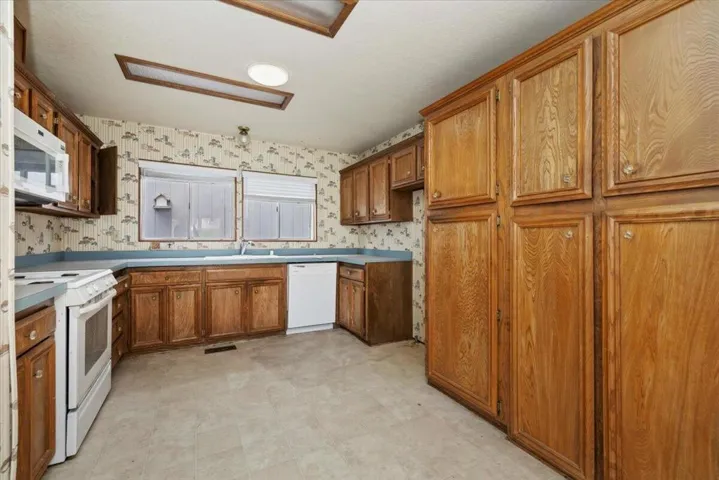 15-Kitchen
