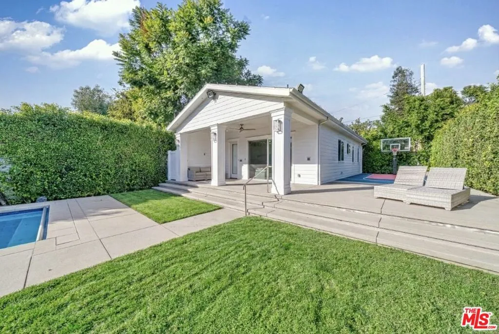 12345 Huston Street, Valley Village, California 91607 home-pic-35