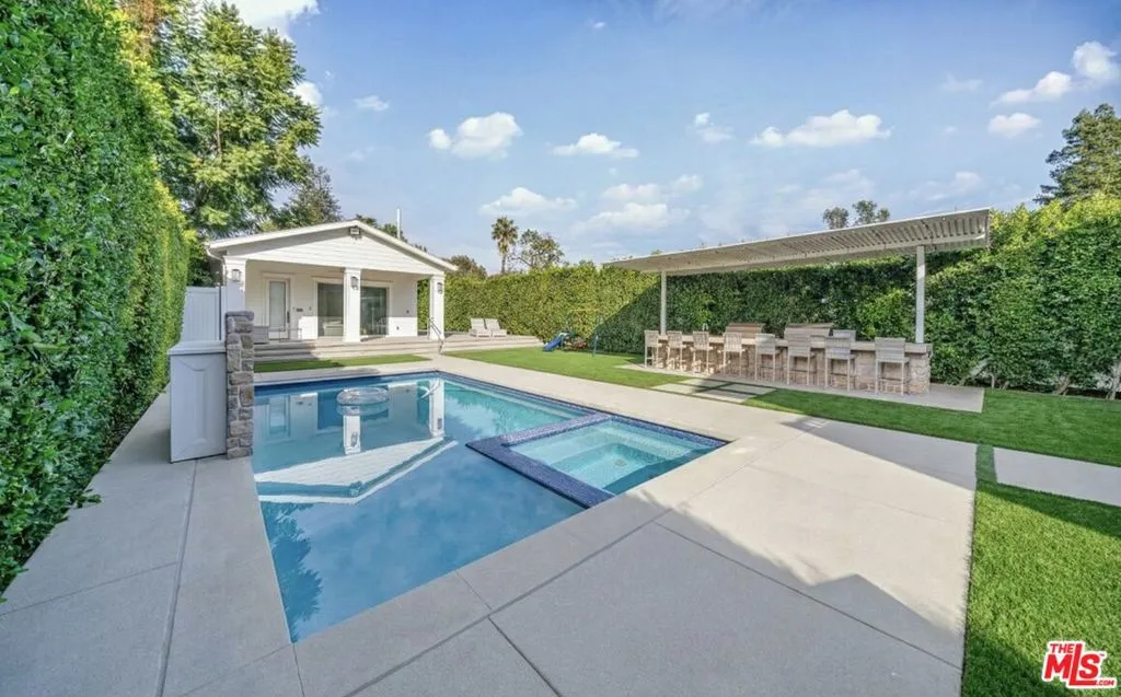 12345 Huston Street, Valley Village, California 91607 home-pic-40