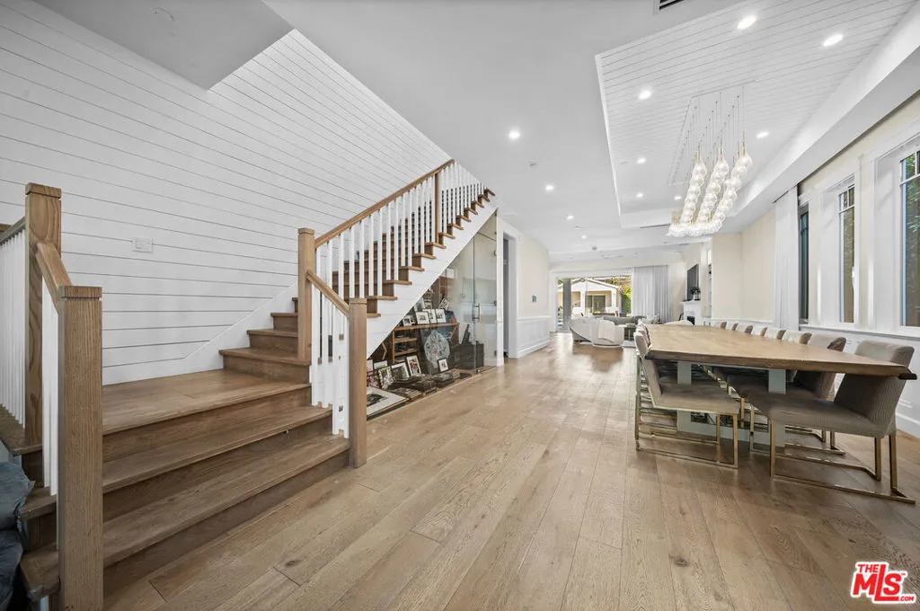 12345 Huston Street, Valley Village, California 91607 home-pic-5