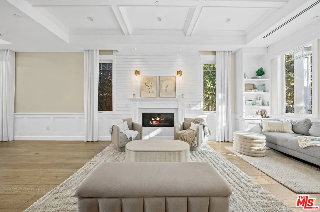 12345 Huston Street, Valley Village, California 91607 home-pic-1
