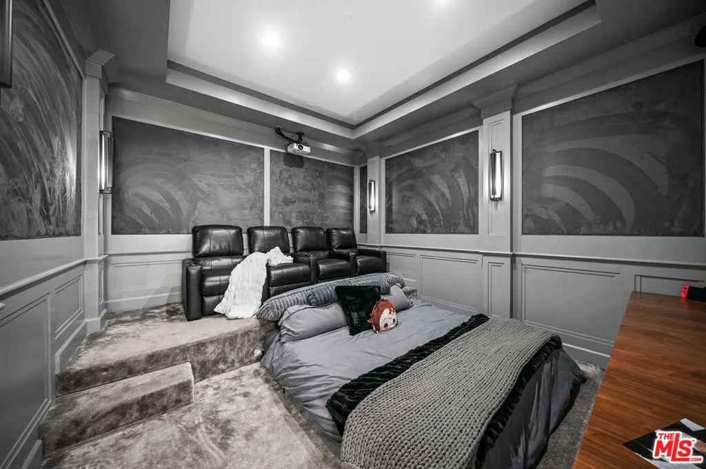 12345 Huston Street, Valley Village, California 91607 home-pic-14