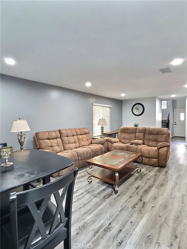 16240 Hunsaker, Paramount, California 90723 home-pic-6