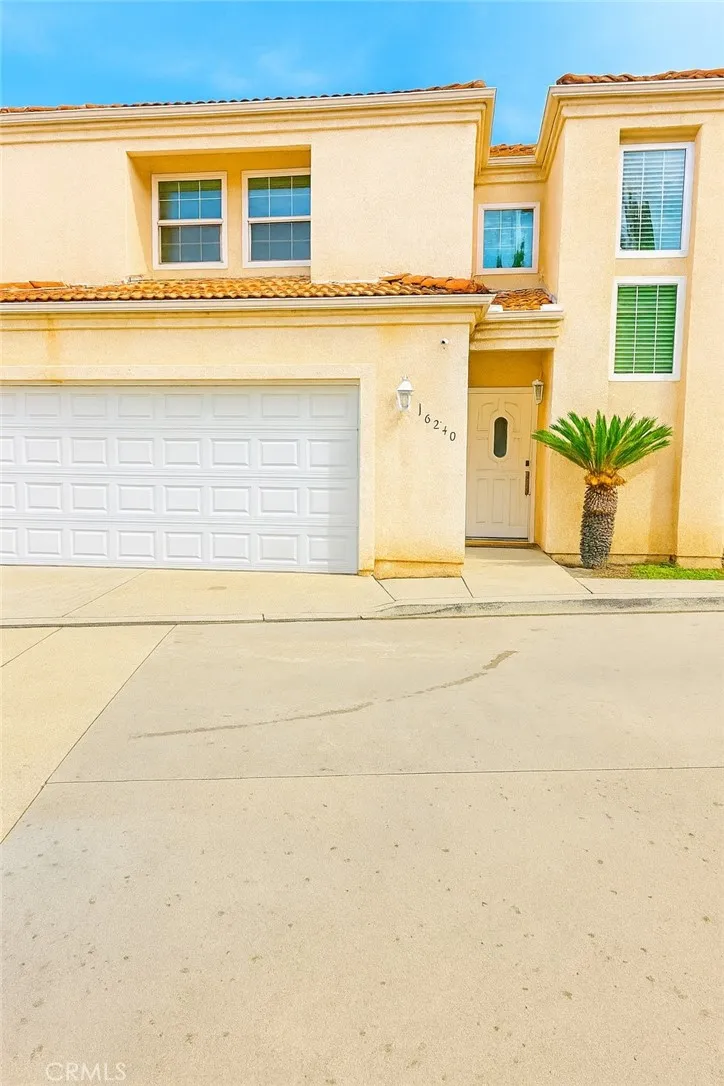 16240 Hunsaker, Paramount, California 90723 home-pic-0