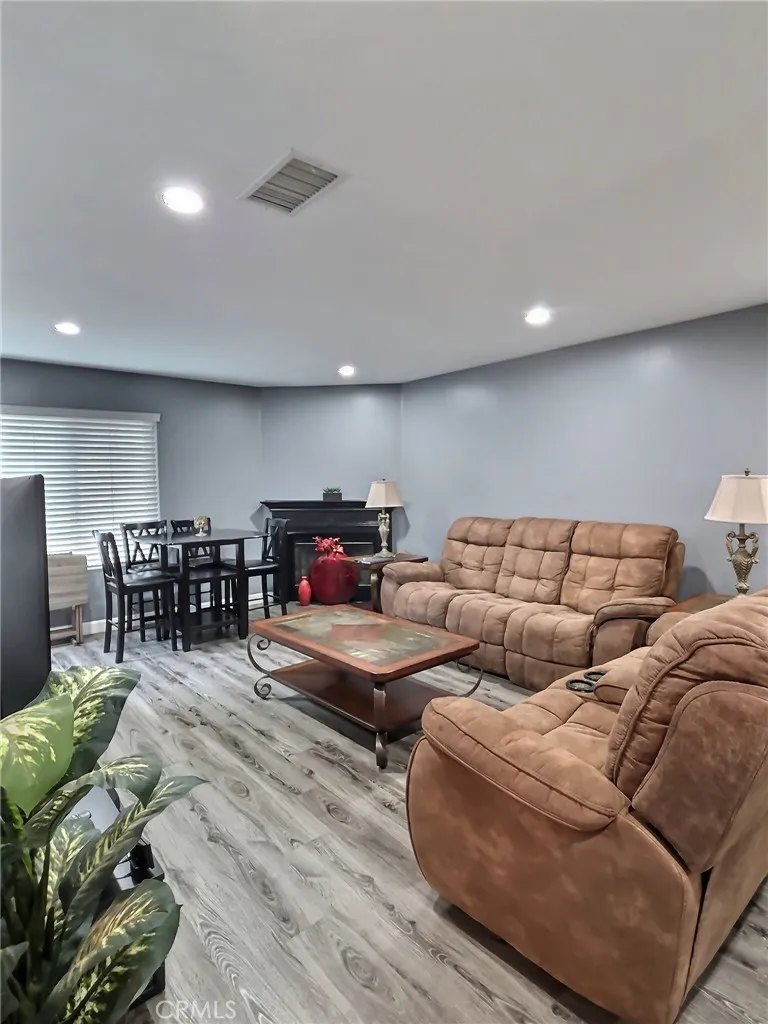 16240 Hunsaker, Paramount, California 90723 home-pic-5
